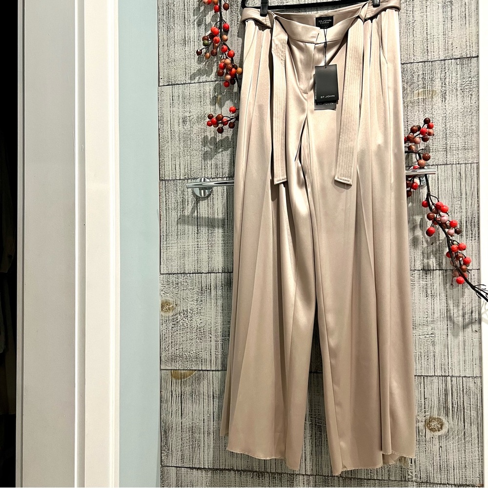 StJohn  Couture wide leg satin pant
